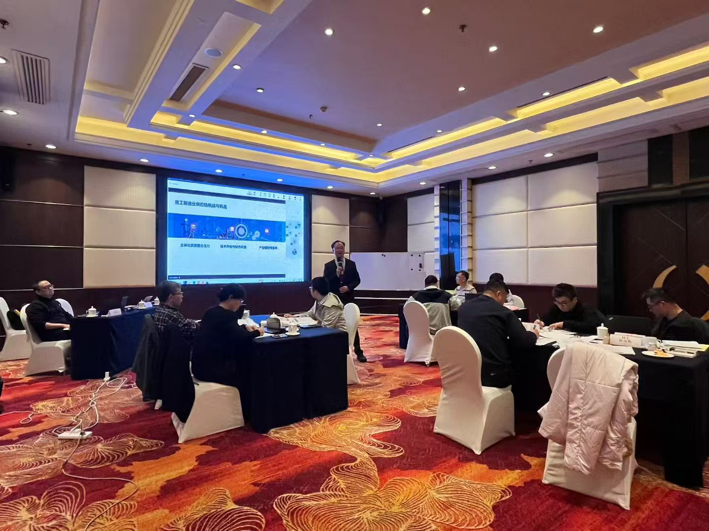 198b899bf0fd4ca9acf2694bb6e7c82