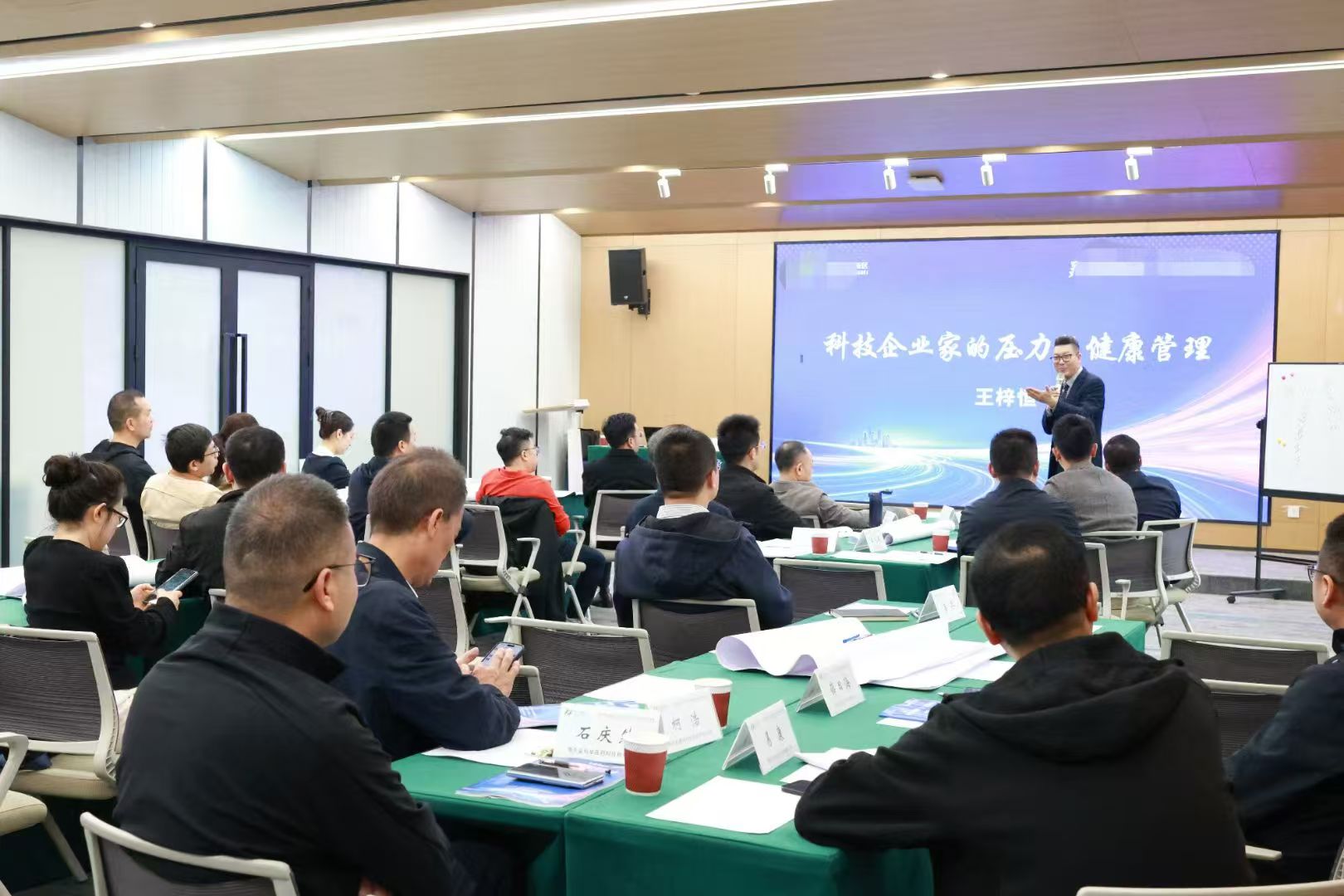 6a826e3829603ff8368cd2bb697a248 6a826e3829603ff8368cd2bb697a248