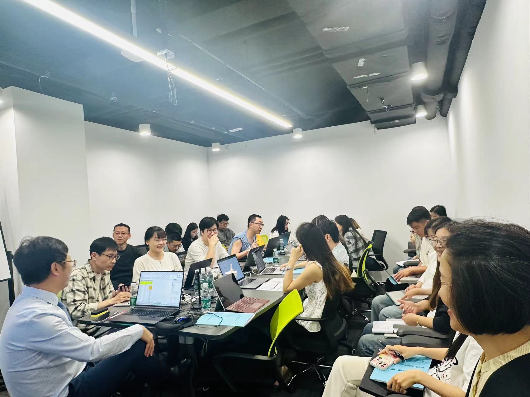 98240a4f05bec460e87c6921471fc41